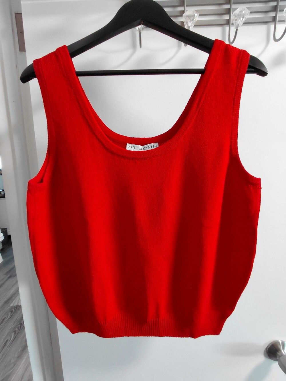 St. John By Marie Gray Fire Engine Red Knit Scoop Tank Top